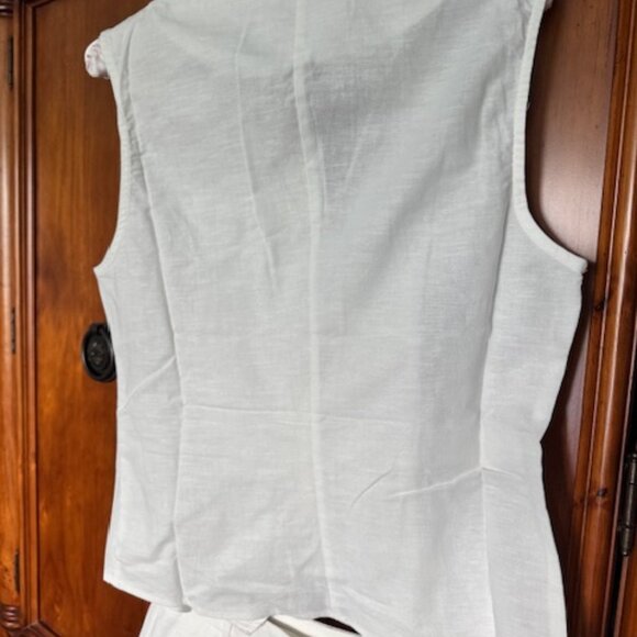 NWT Commense two piece linen blend sleeveless button vest and wide shorts, small - Picture 5 of 7